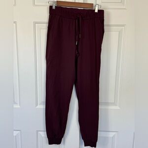 Lululemon Stretch High-Rise Jogger Pants Burgundy Luxtreme Women’s‎ Size 4